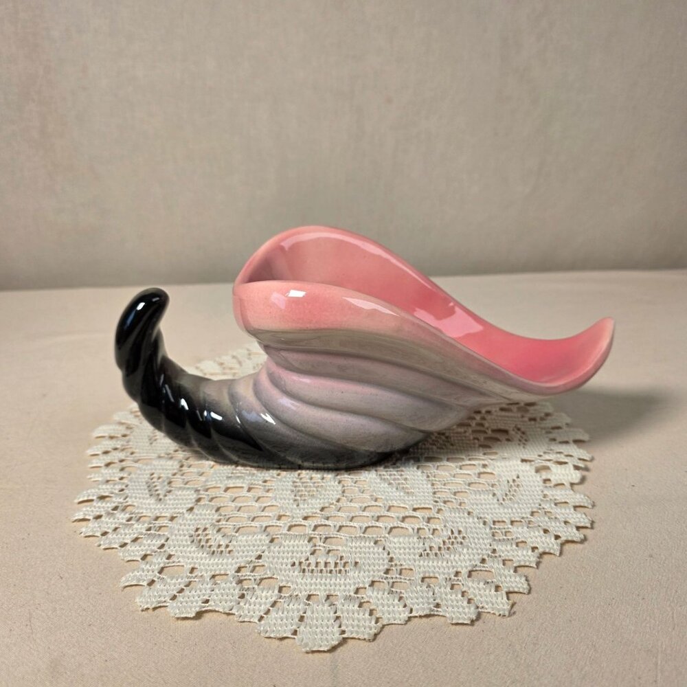 Vintage Hull Pottery Cornucopia Vase Pink & Black Ceramic Decorative Home Accent - Picture 2 of 7